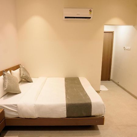 A Square Executive Hotel Aurangabad  Bagian luar foto