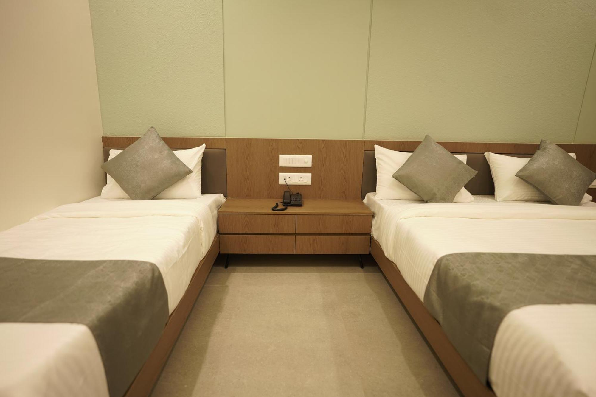 A Square Executive Hotel Aurangabad  Bagian luar foto